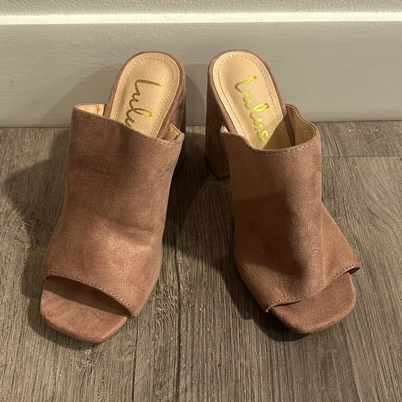 Lulu’s Suede Mules Square Toe - Picture 1 of 4